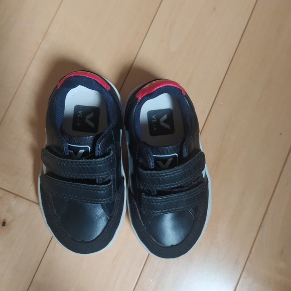 Veja Toddler Sneakers - Picture 4 of 4